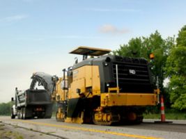 PM825 Cold Planer