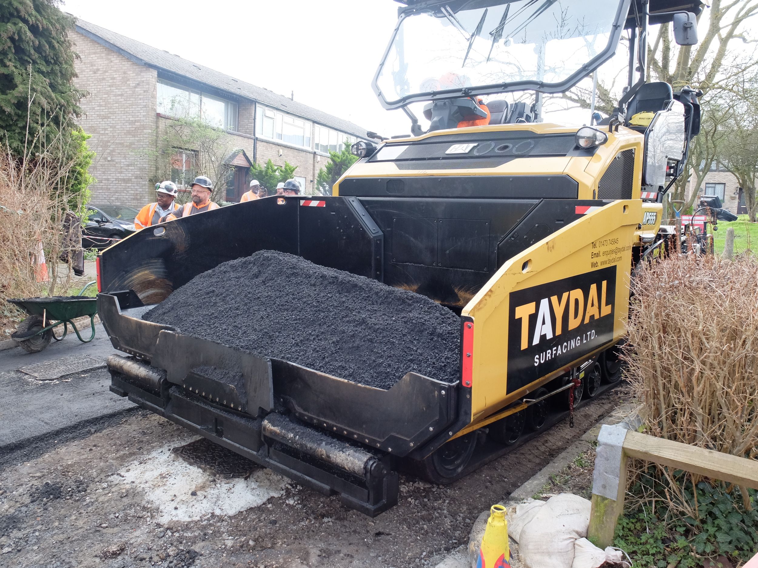 Secondo Taydal, i cingolati Mobil-Trac offrono un buon compromesso tra le attrezzature cingolate e quelle gommate