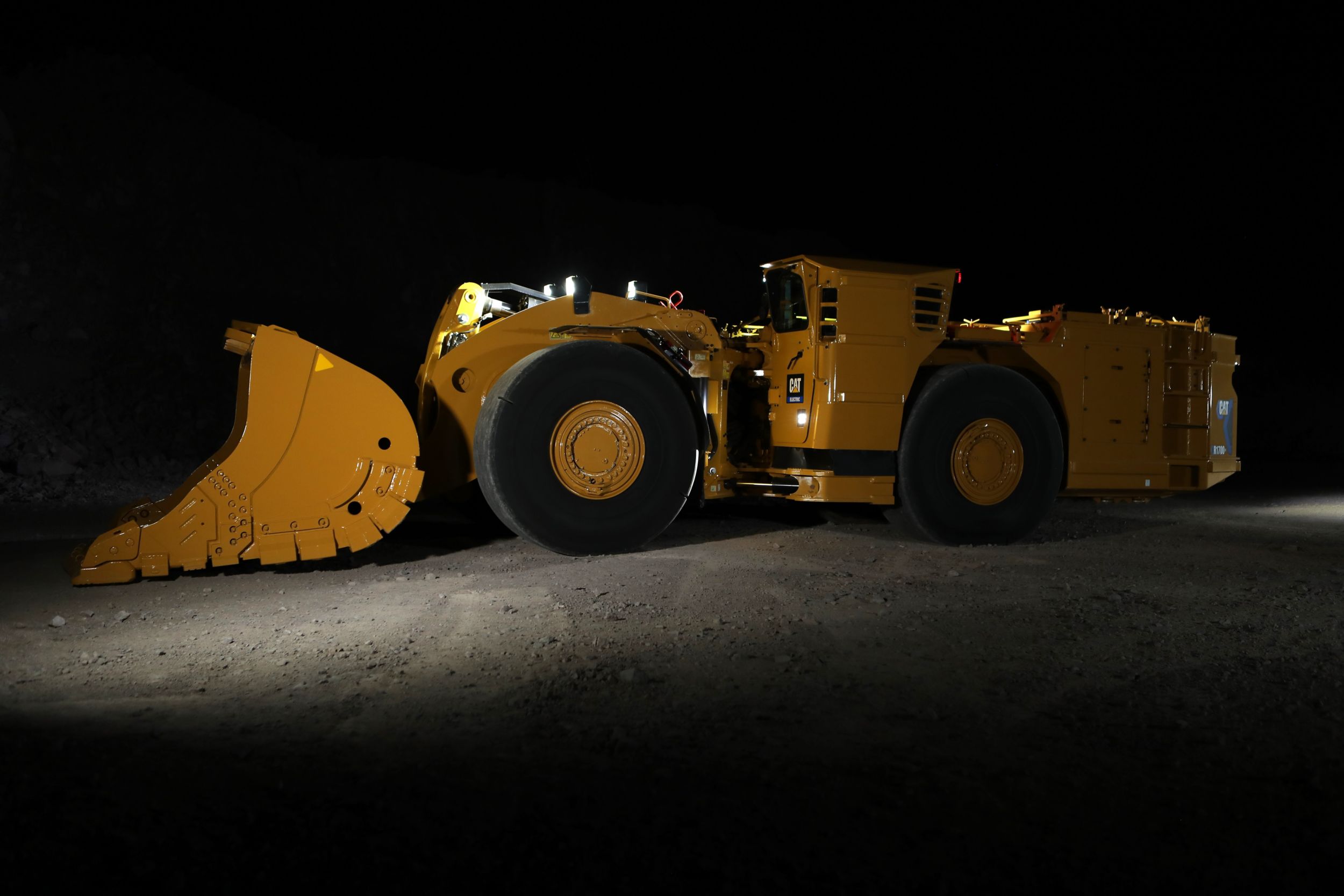 Underground Mining Load Haul Dump (LHD) Loaders R1700 XE (Battery-Electric)