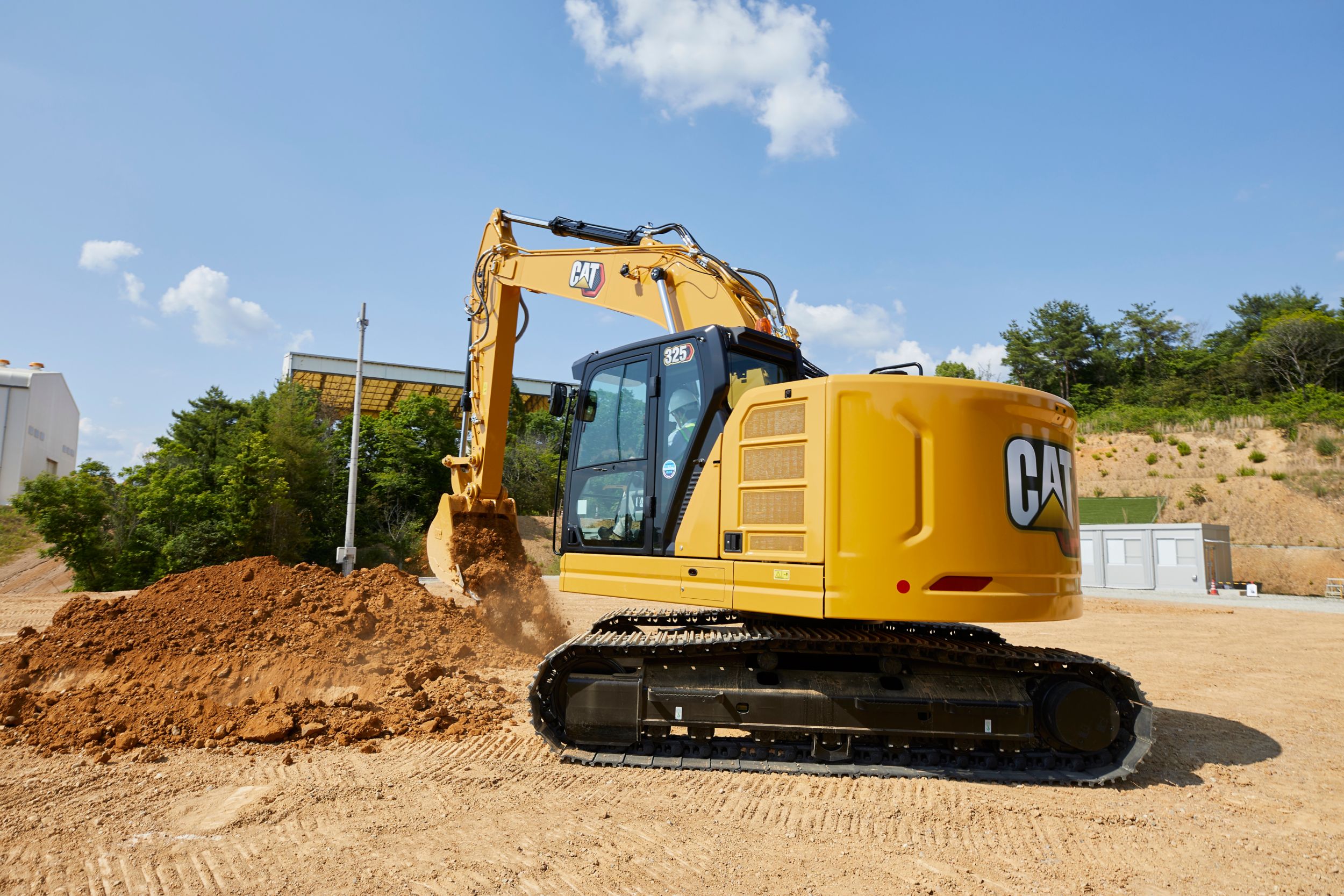 325油圧ショベル