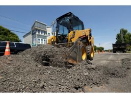 Cat® 250 Skid Steer Loader