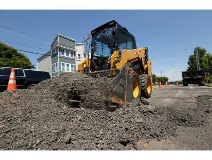 Cat® 250 Skid Steer Loader