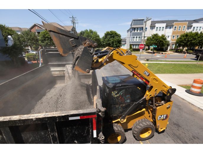 Cat® 250 Skid Steer Loader