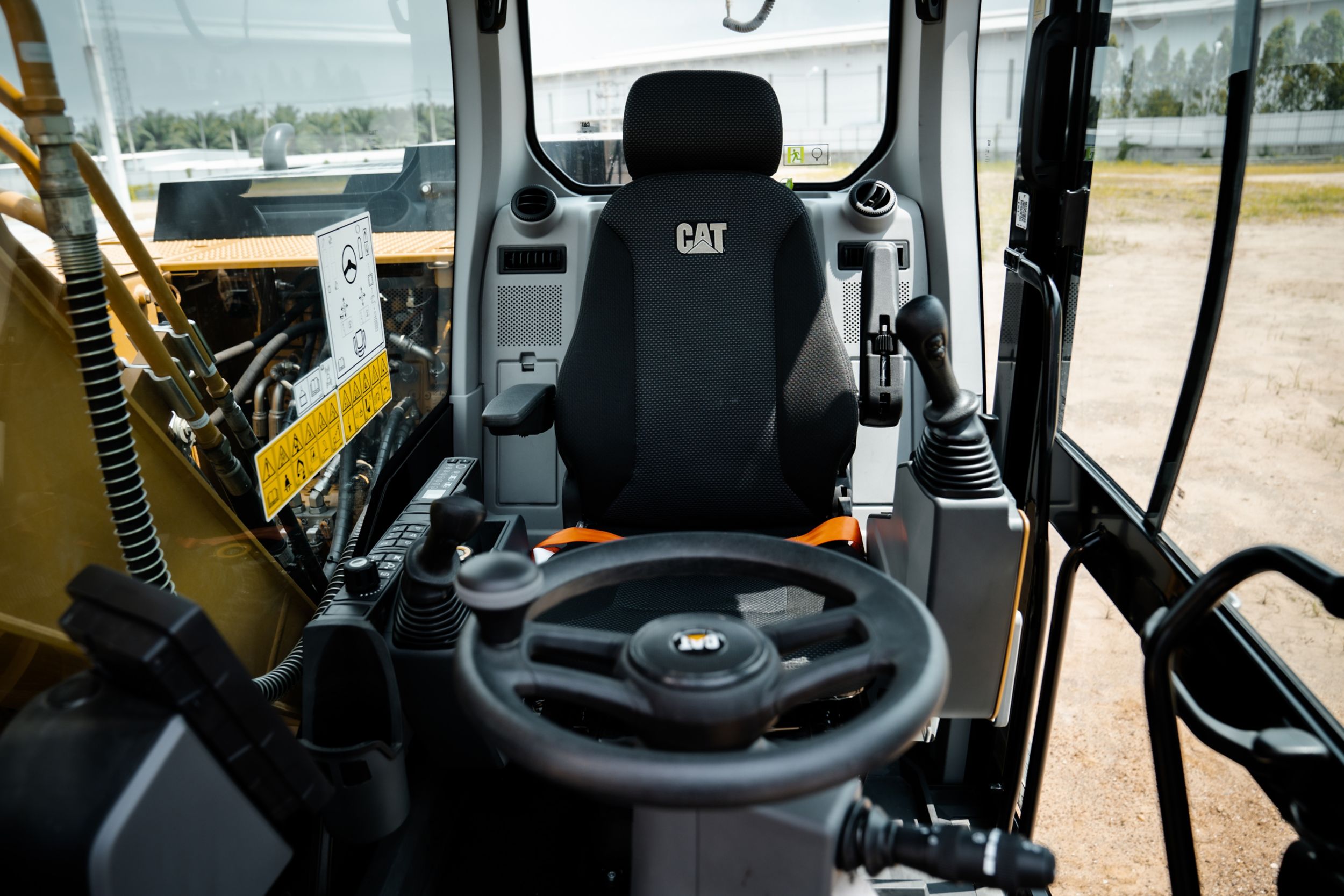 Cabine da Escavadeira de Rodas M315 GC