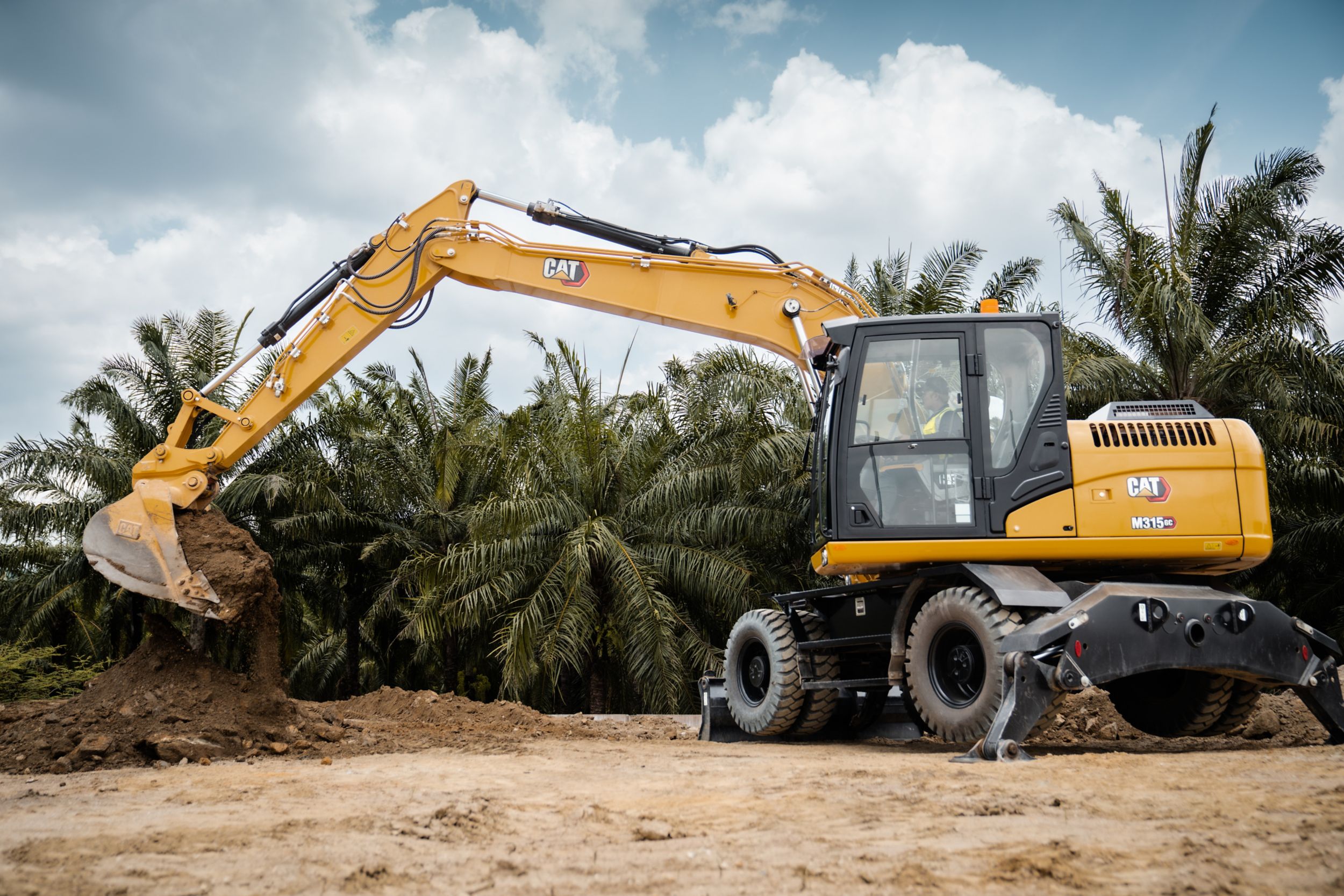 Escavação com Escavadeira de Rodas M315 GC