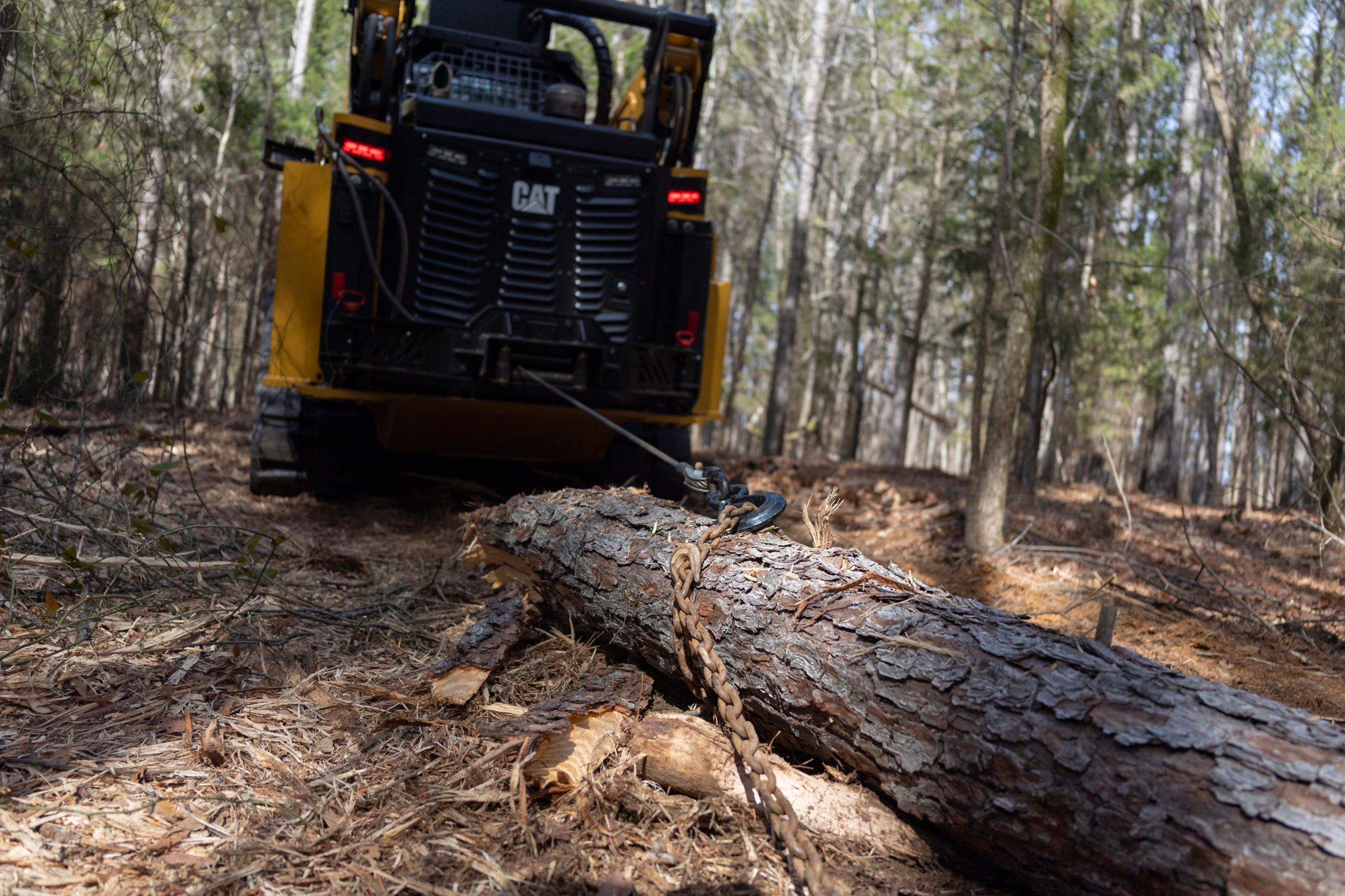 Compatible con auxiliares traseros disponibles y accesorios Cat