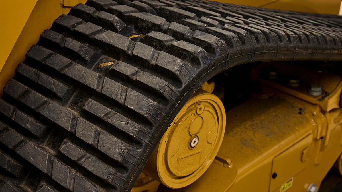 How to Maintain Cat® Rubber Tracks | Cat | Caterpillar
