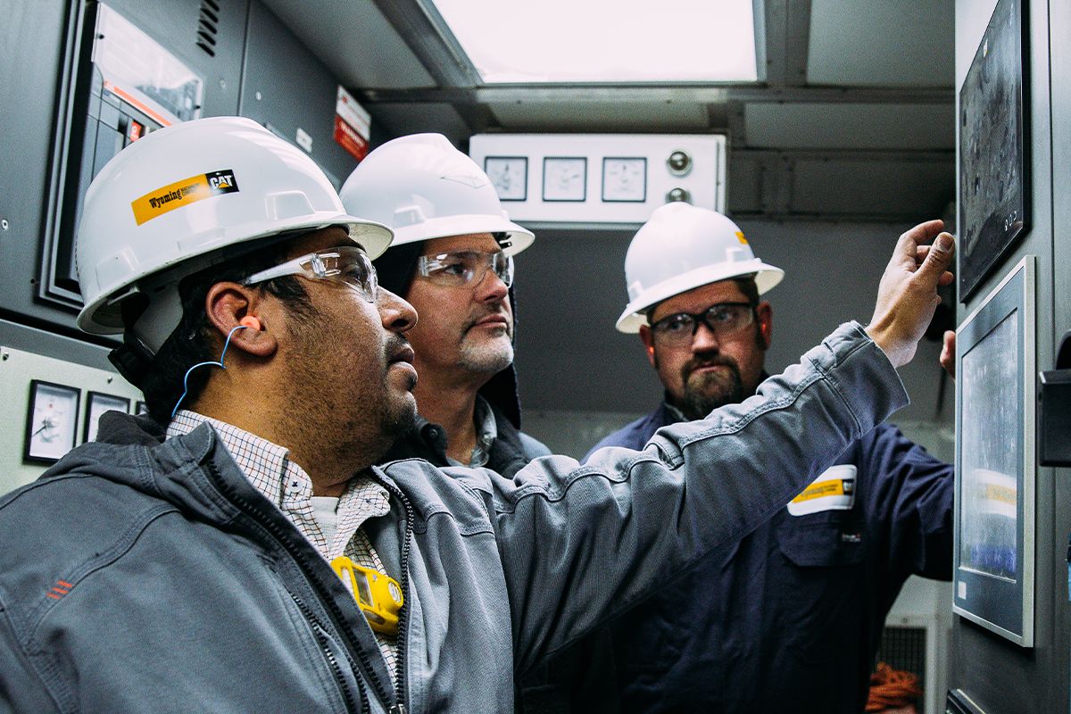 Cat dealer demonstrating Smart EMS