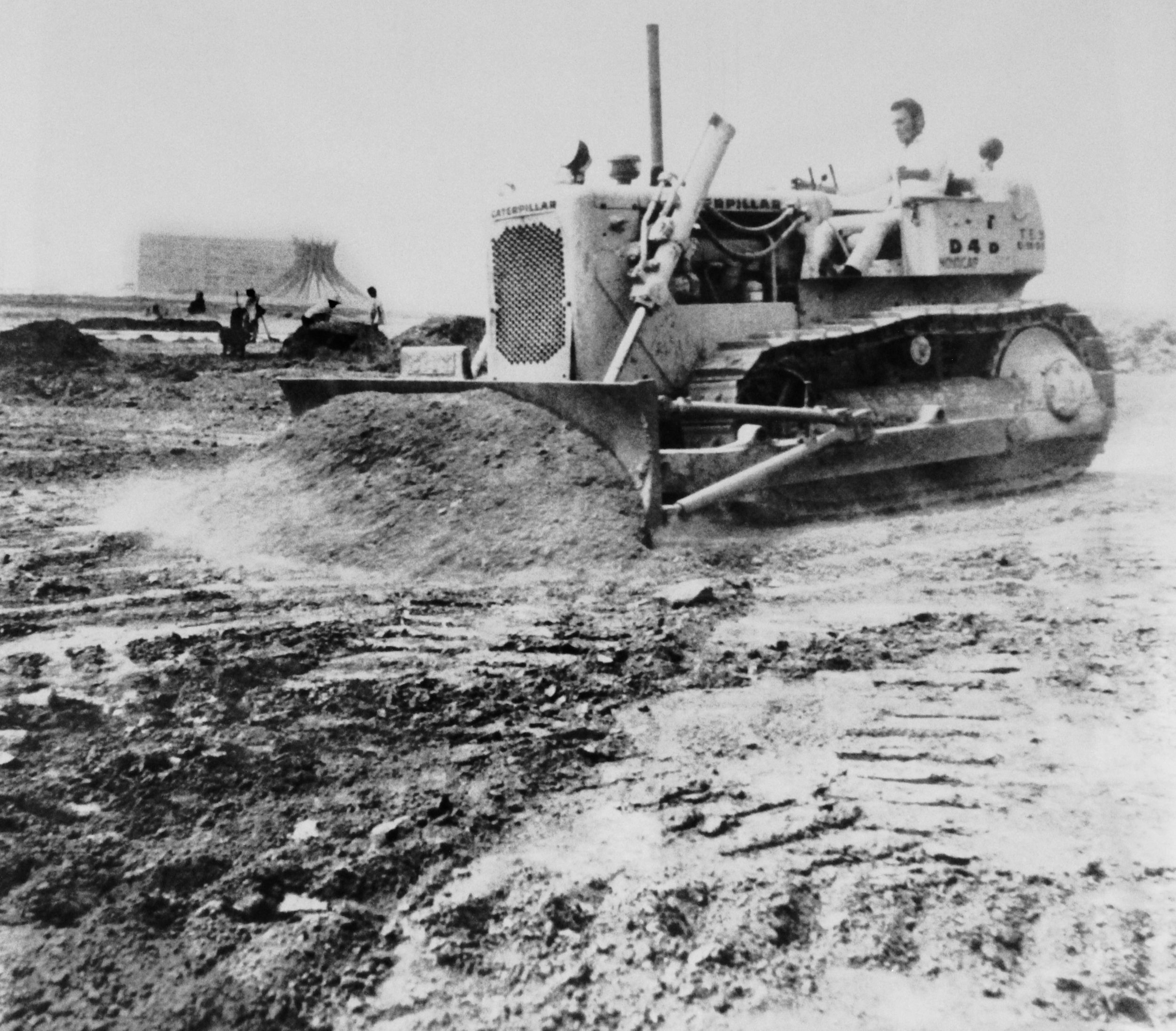 Máquina trabalhando na construção de Brasília