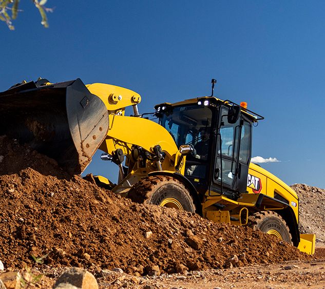 Carregadeira de rodas 938 em movimento