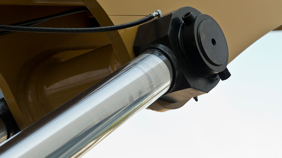 Hydraulic cyliner on a cat machine