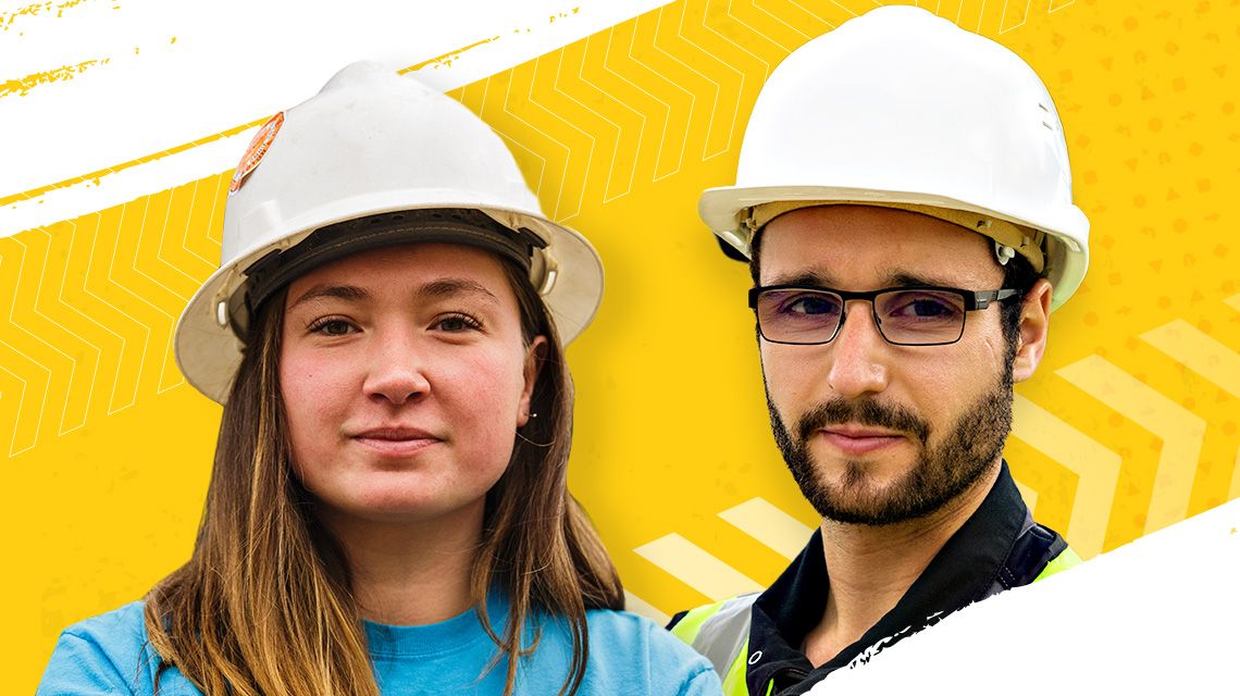 Människor som ler mot en grafisk bakgrund