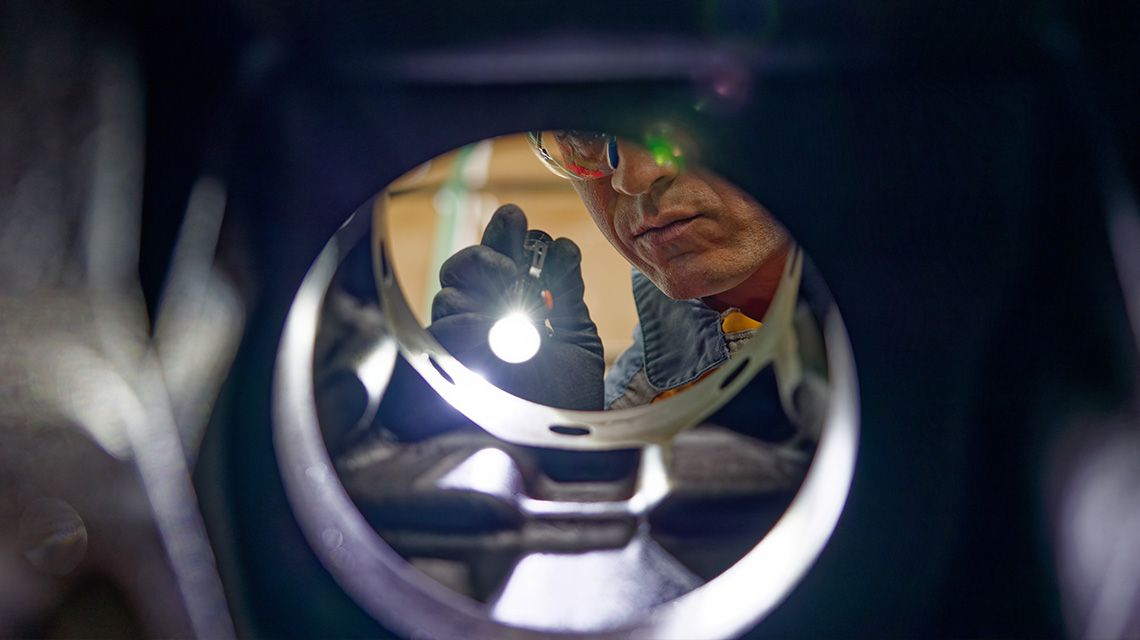 Inspection of a Cat Reman part