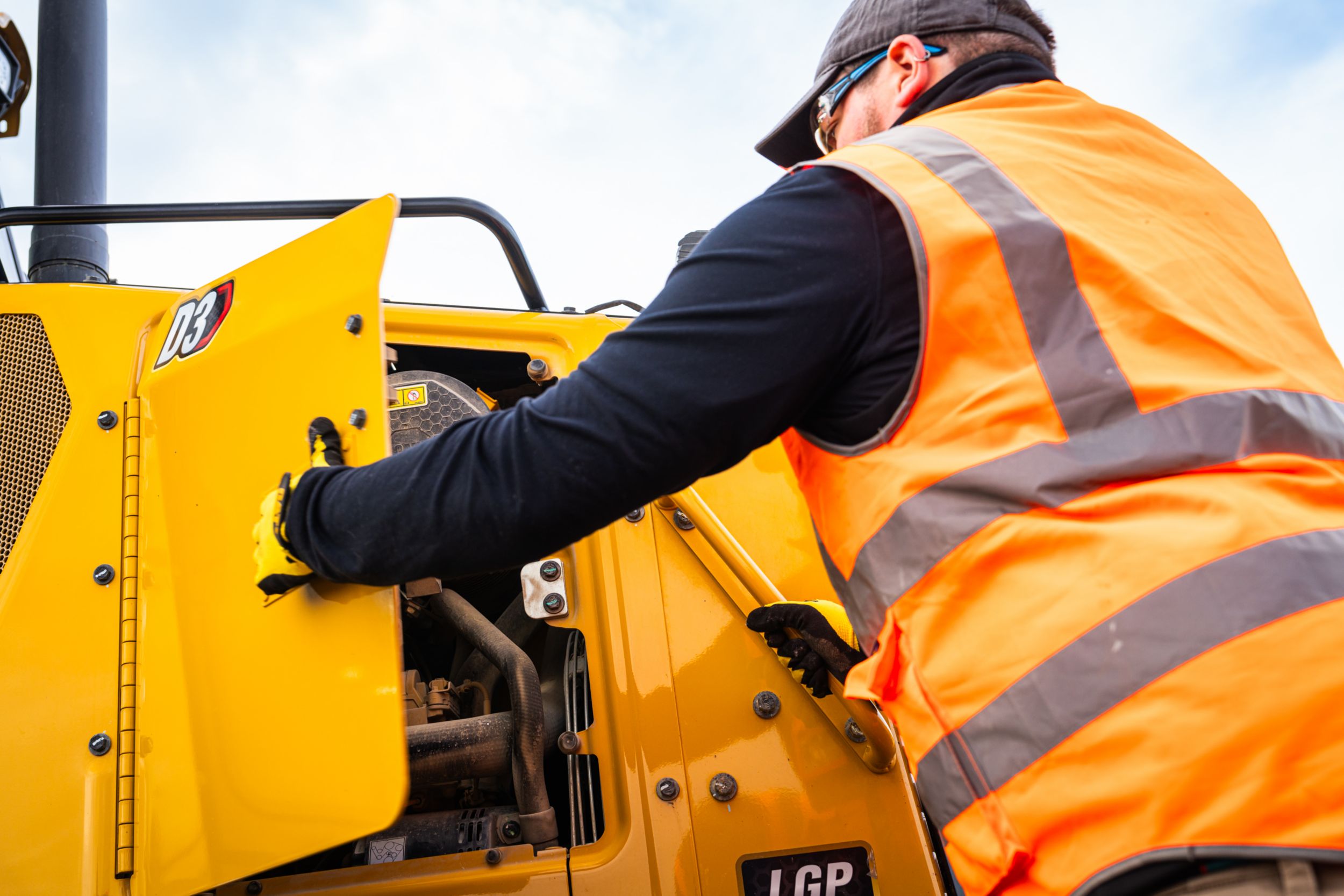 D3 Small Track-Type Tractor