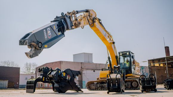 AUSRÜSTUNG UND ANBAUGERÄTE