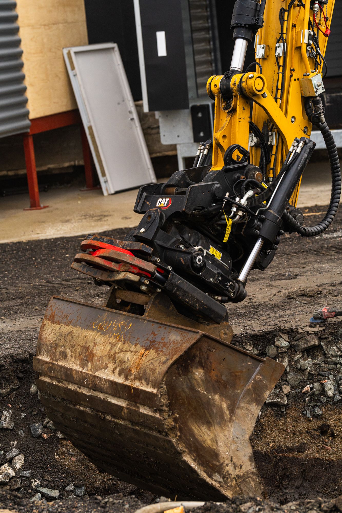 Tiltrotators give you more movement capability even in tight spaces.