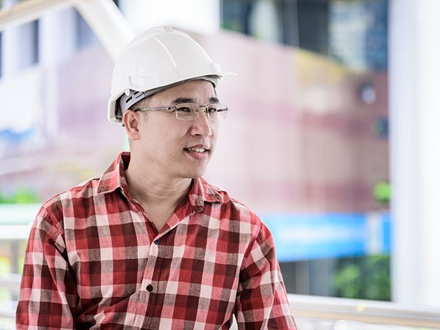 Senior male Cat owner/operator