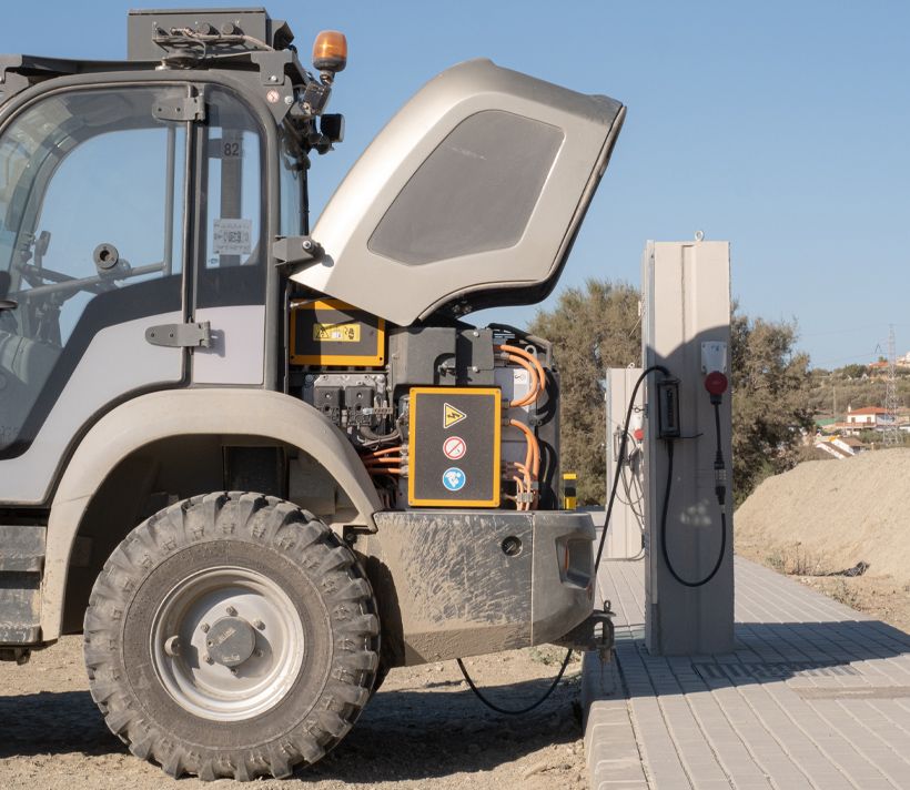Electric wheeled loader