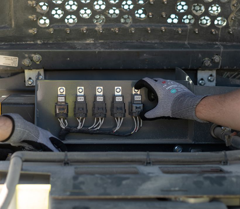 Electric wheeled loader