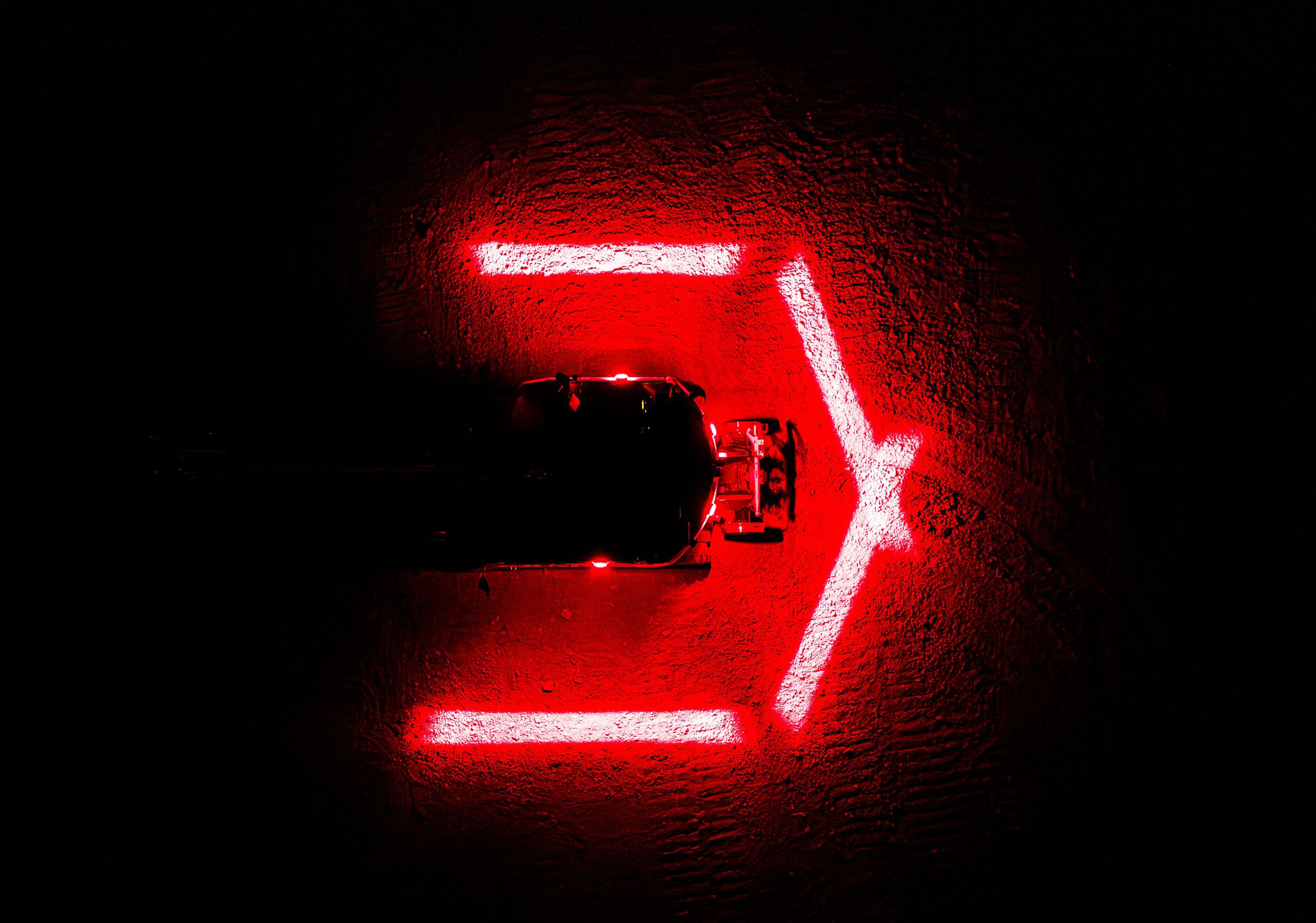 M323 Railroad Excavator with external lights