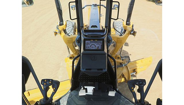 Cat 120 Motor Grader - WORK IN COMFORT