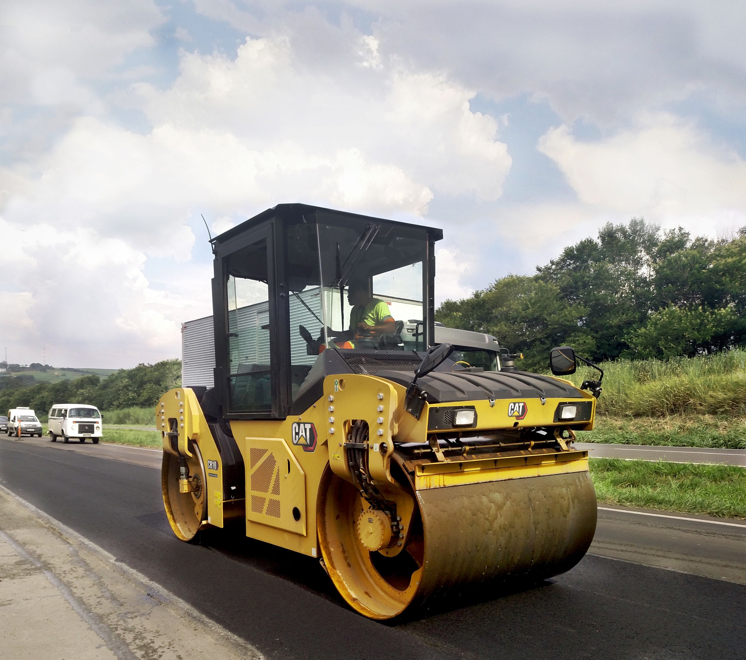 CB10 Tandem Vibratory Asphalt Compactor