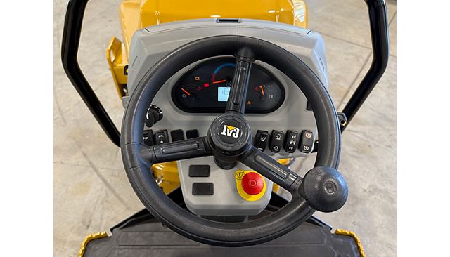 Operator console and controls on the Cat CC2.7 tandem roller