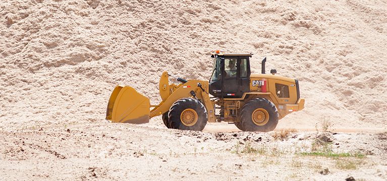 Com mais desempenho e baixo custo  propriedade de operação, a Carregadeira de Rodas pequena é a opção inteligente de negócio.
