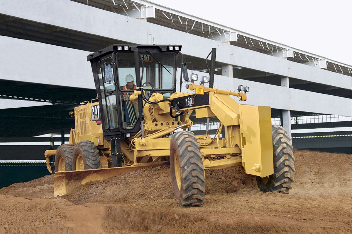 160 motoniveladora en tierra