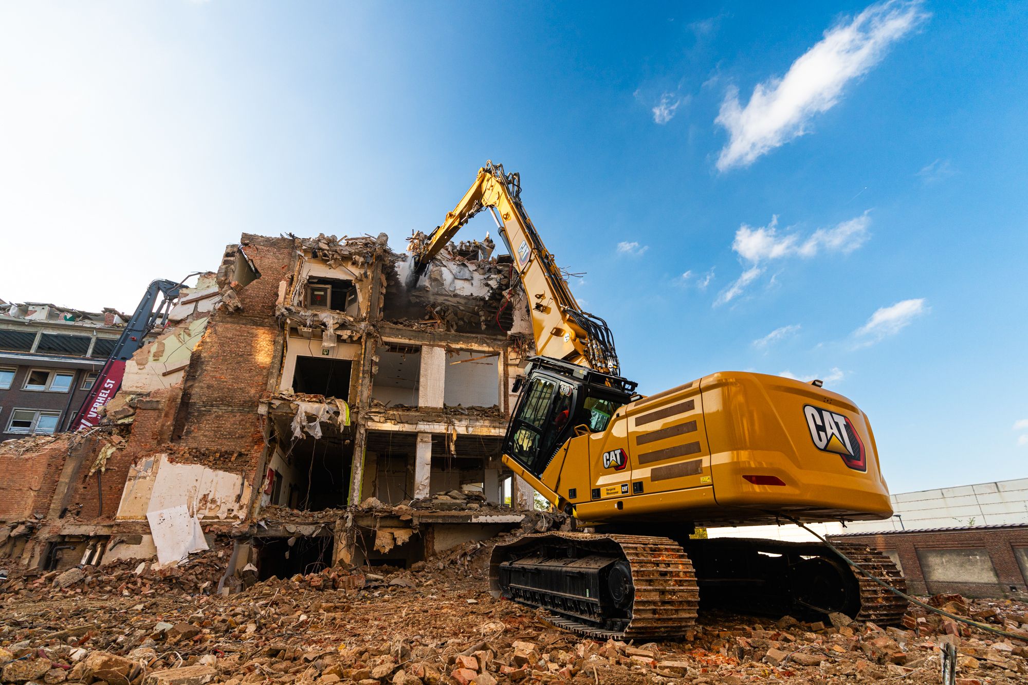 The 330, 340 and 352 Straight Boom Excavators