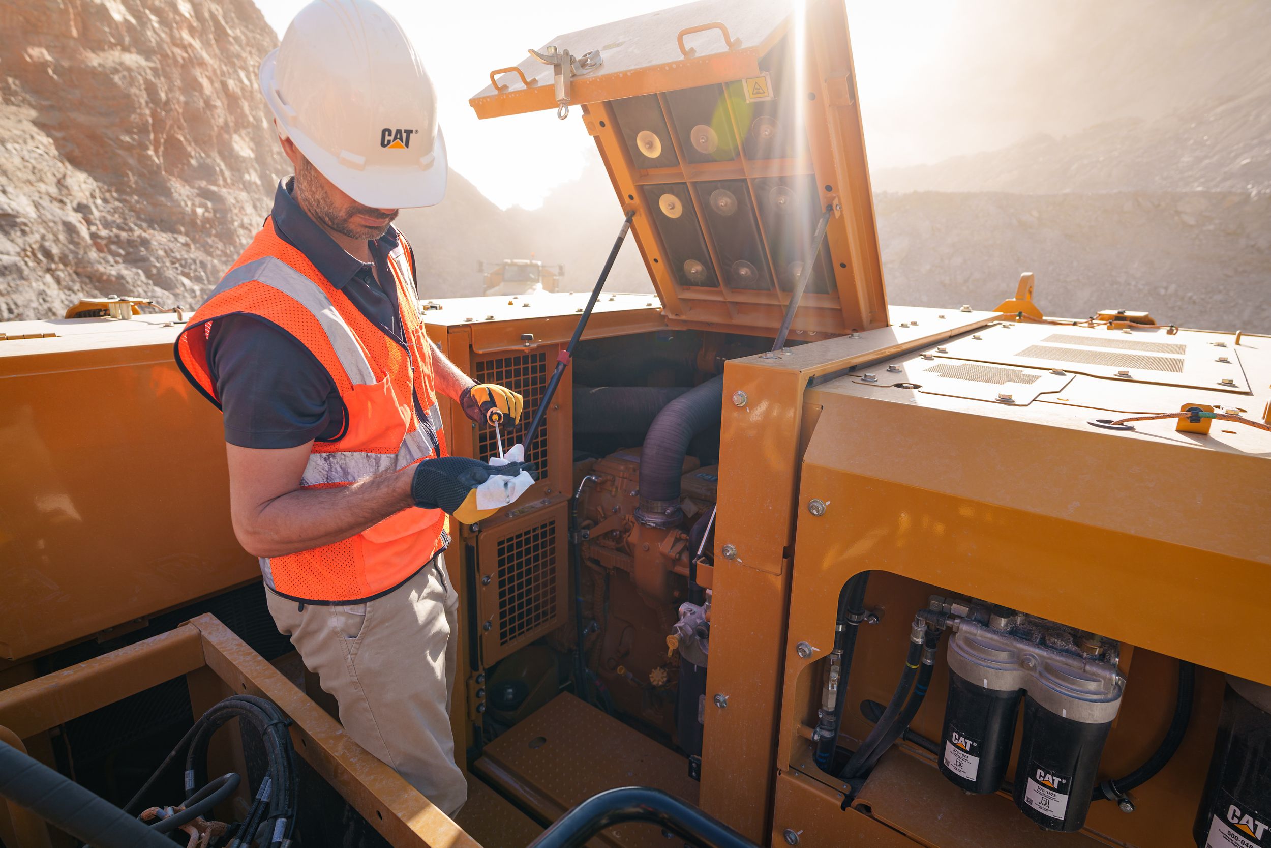 Cat® 395 Front Shovel (FS) Hydraulic Excavator - Easy and Economical Maintenance