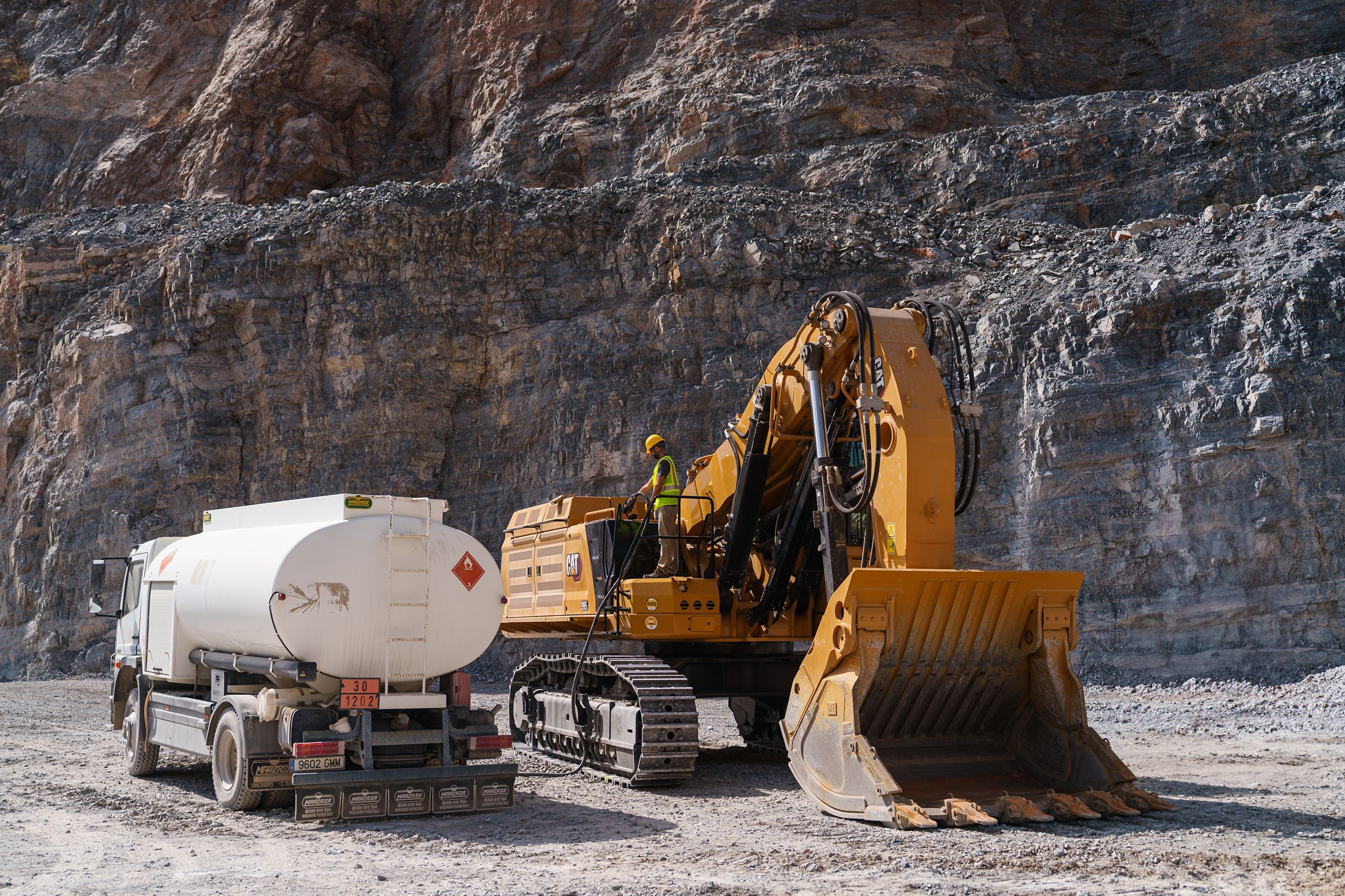 Cat® 395 Front Shovel (FS) Hydraulic Excavator – Dedicated Service and Superior Support