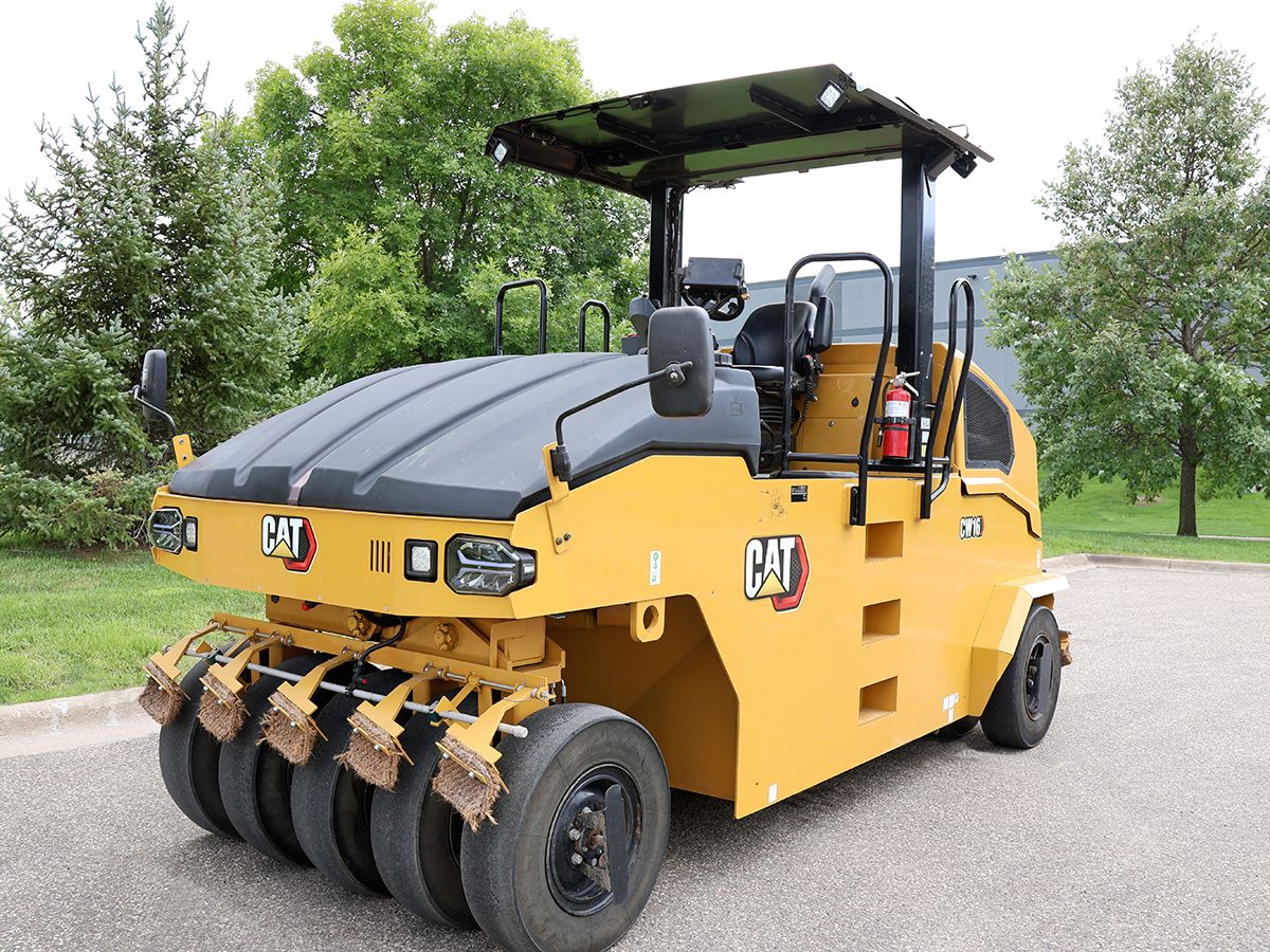 CW16 Pneumatic Roller