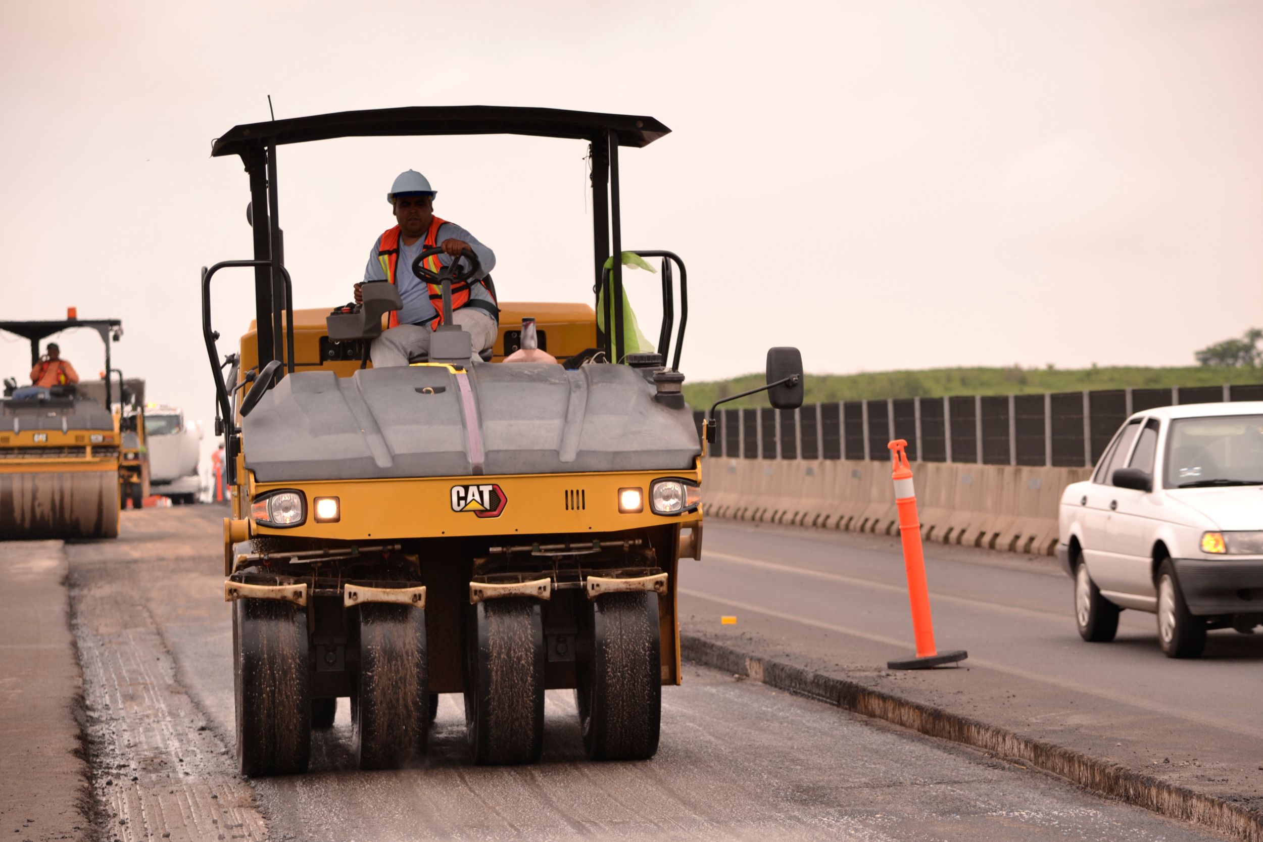 CW34 Pneumatic Roller