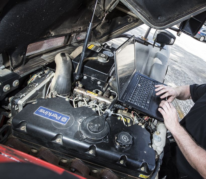 Distributor service in the field