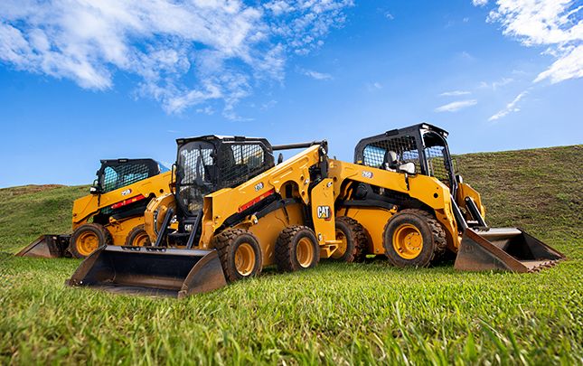 minicargadora en el campo