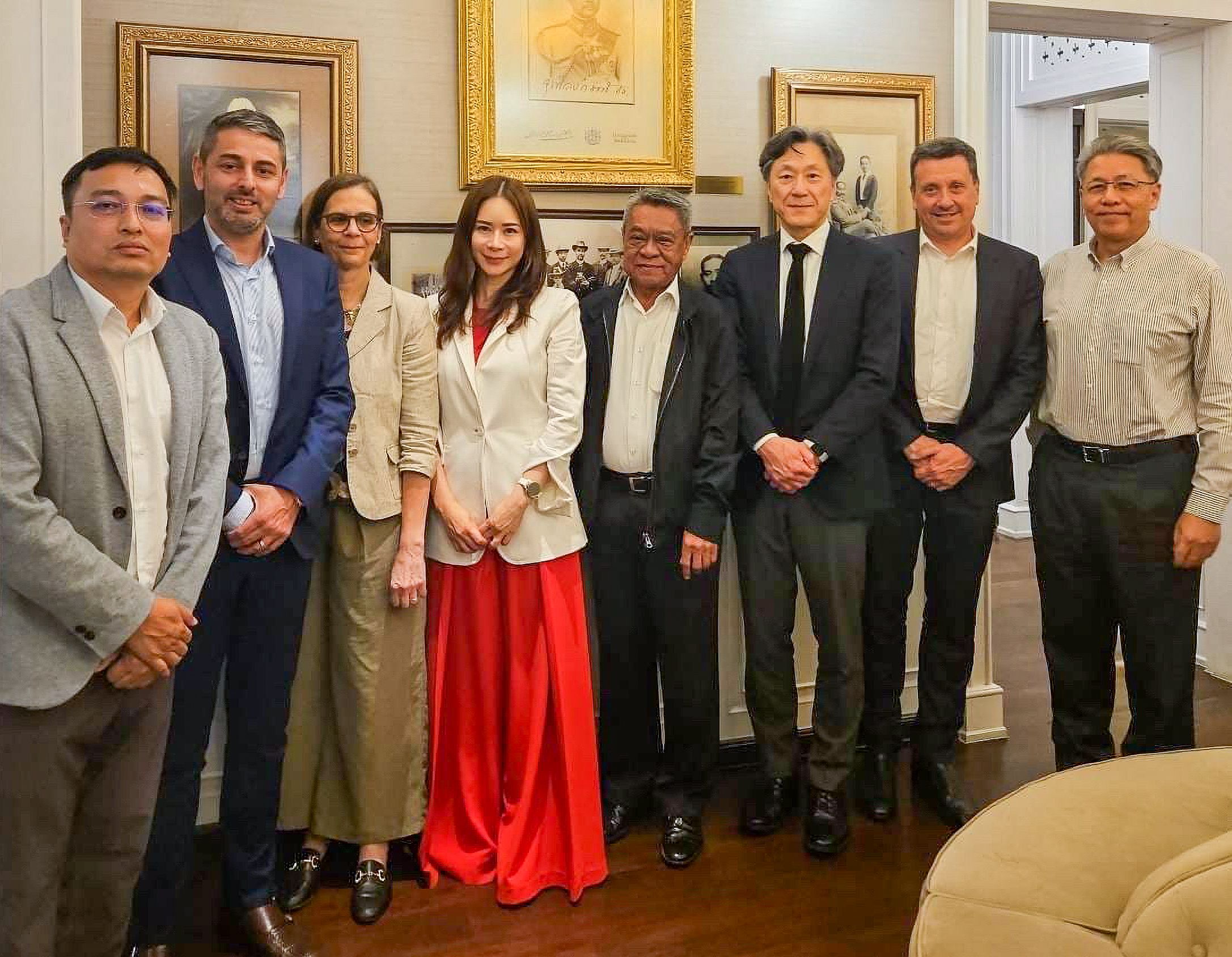 Thailand Track Order Group Photo