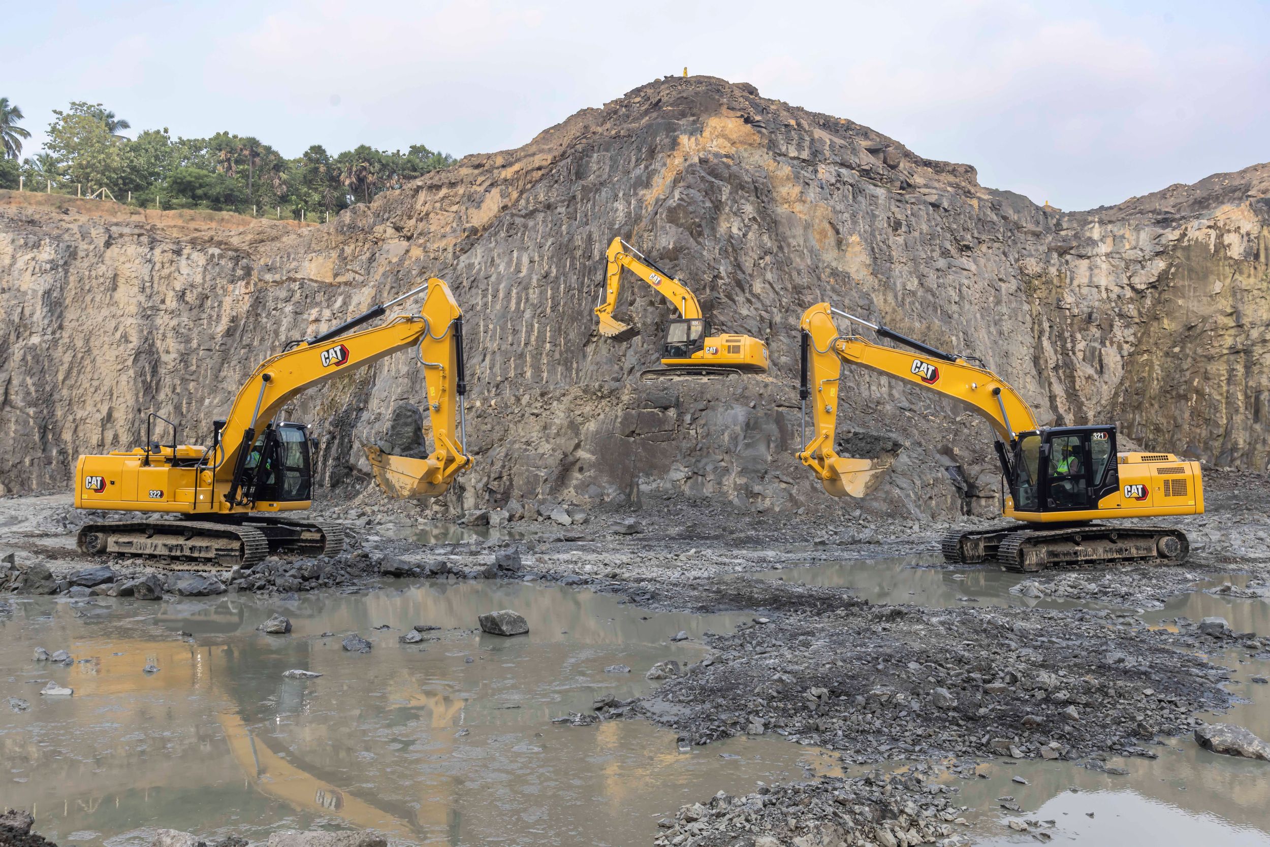 Next-generation Cat excavators take advantage of the latest advances in equipment design, engineering and technology.