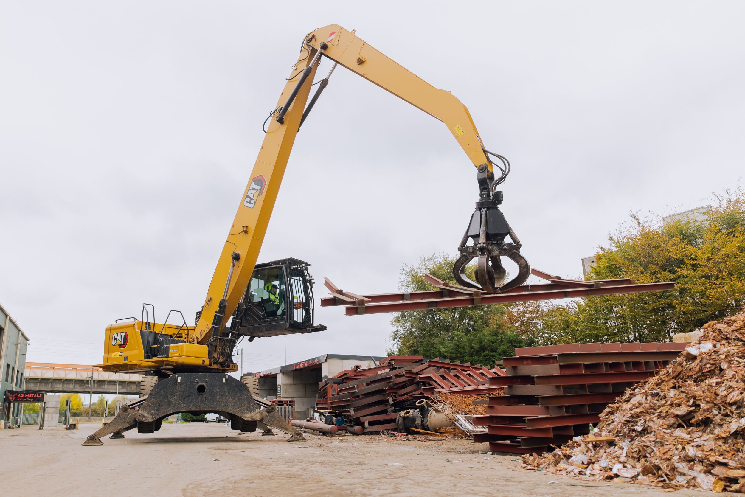 Hydraulic tines provide superior grip and penetration