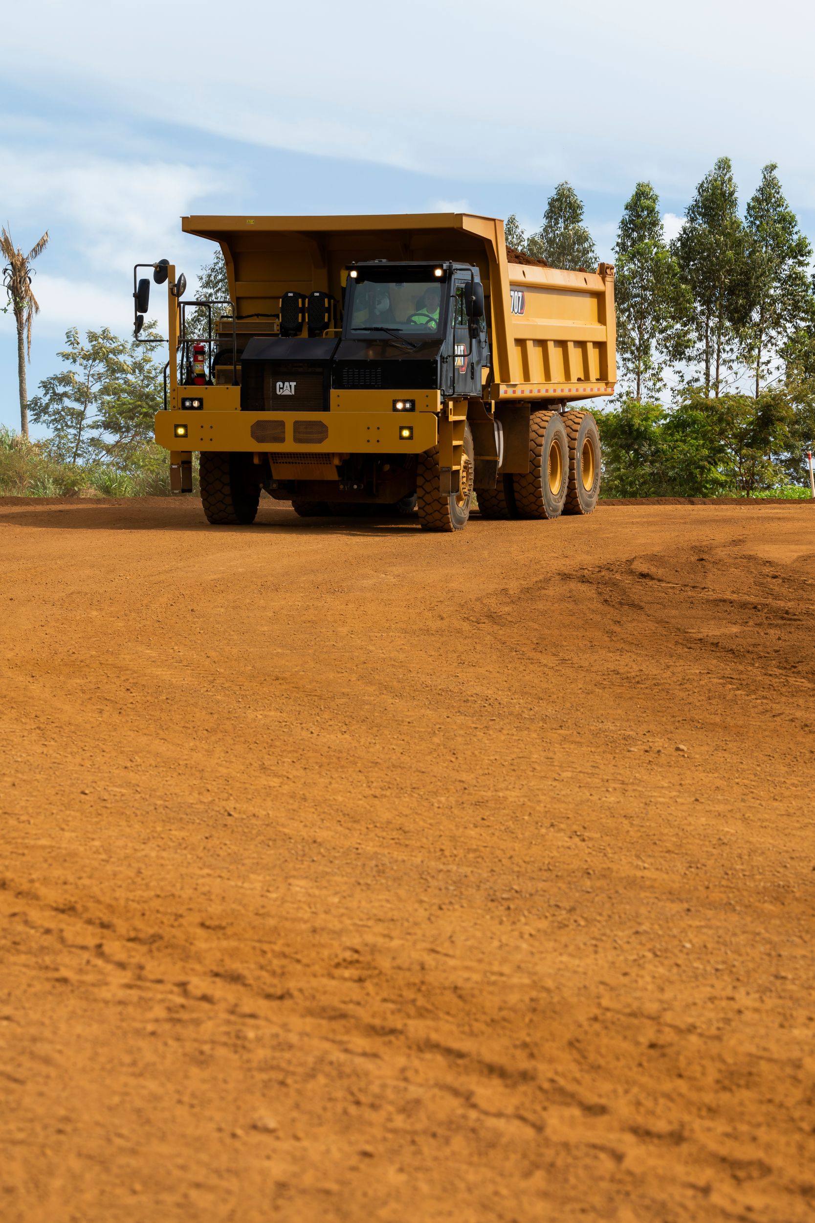 Caminhão de báscula larga Cat® 707