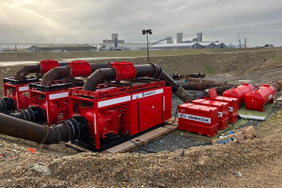 Van Heck moving water