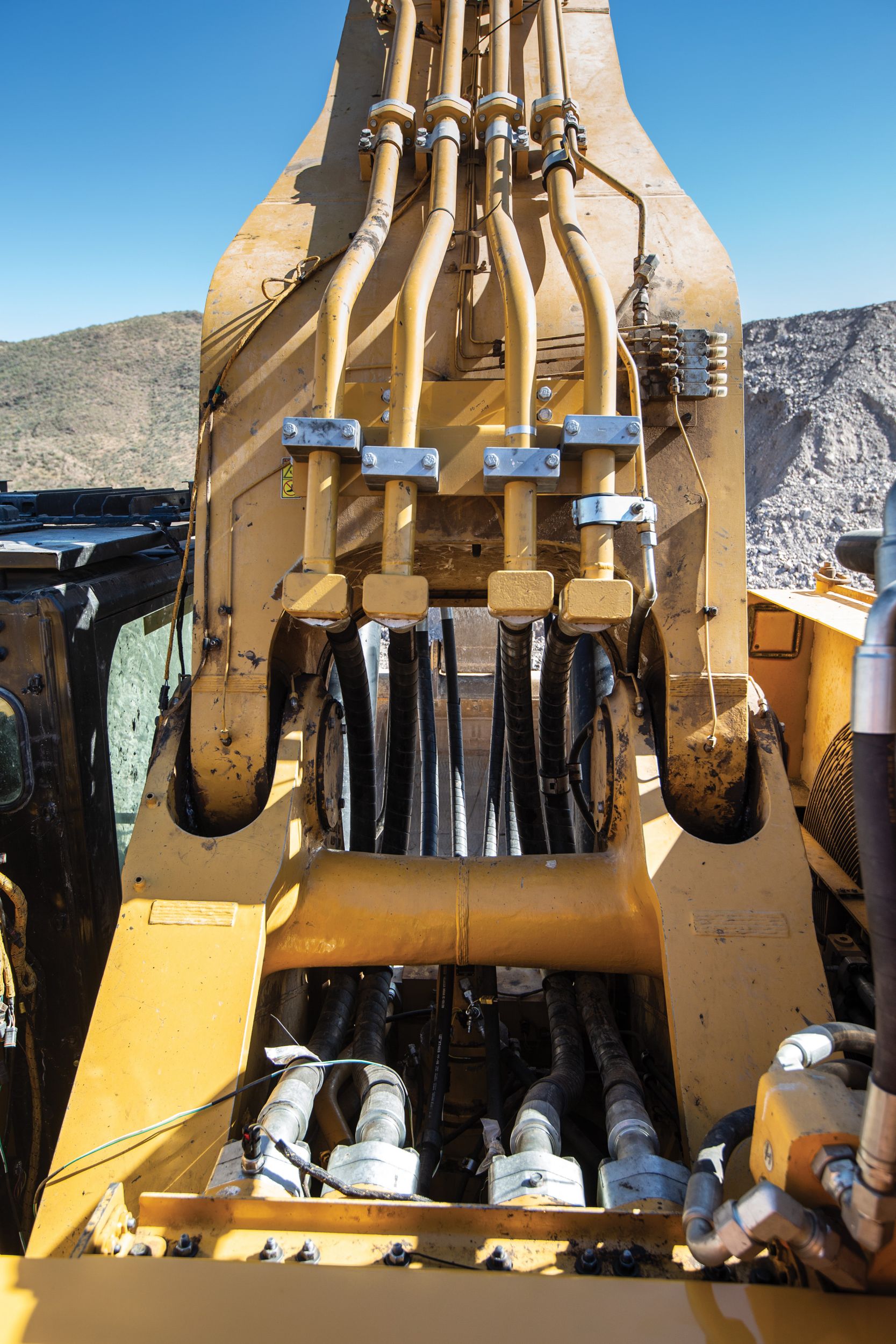 Cat® 6015 hydraulic mining shovel