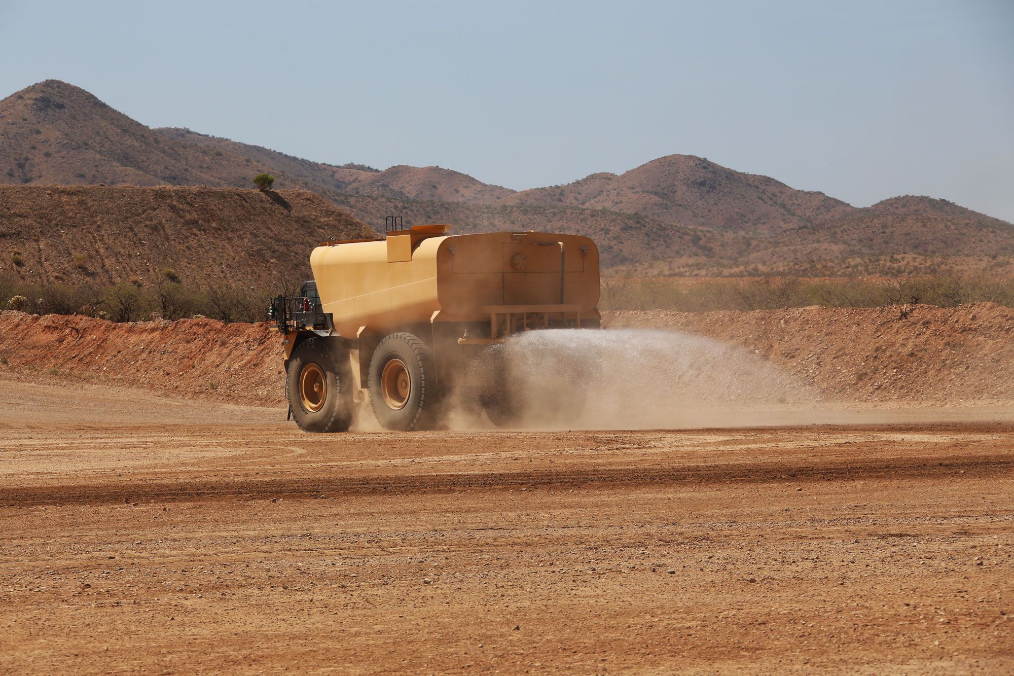 Picture of 789 (04) Water Truck