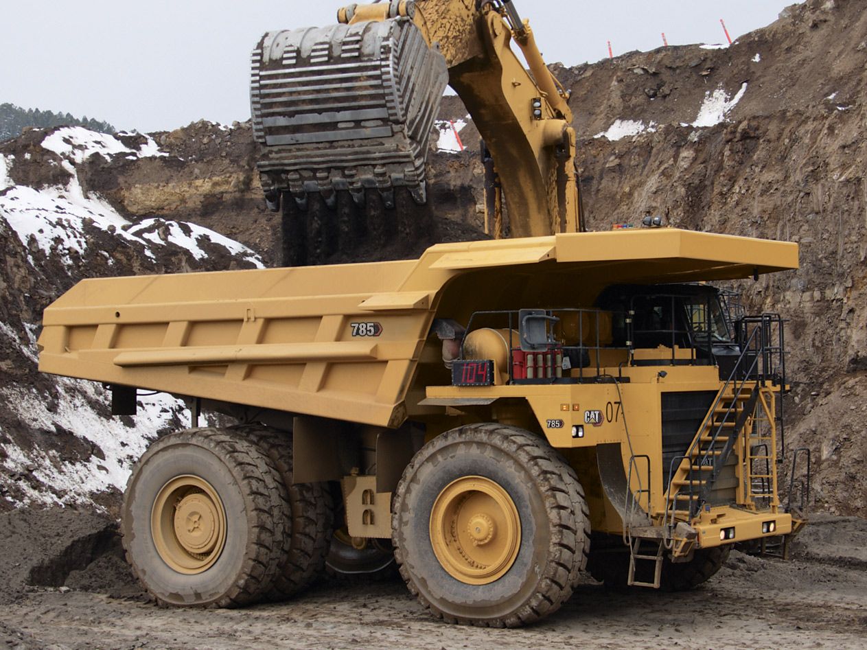 785D Mining Trucks