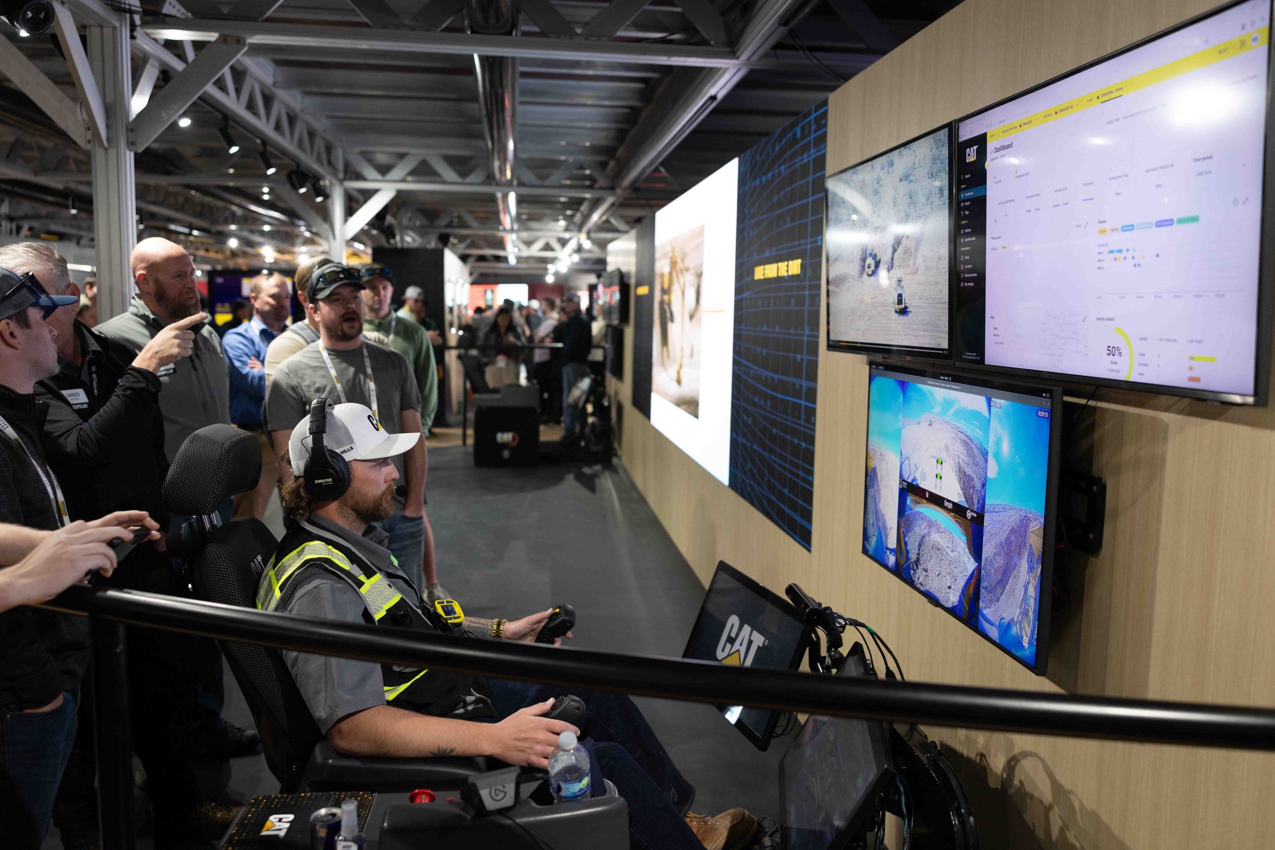 Cat TUL 100 Compact Utility Loader