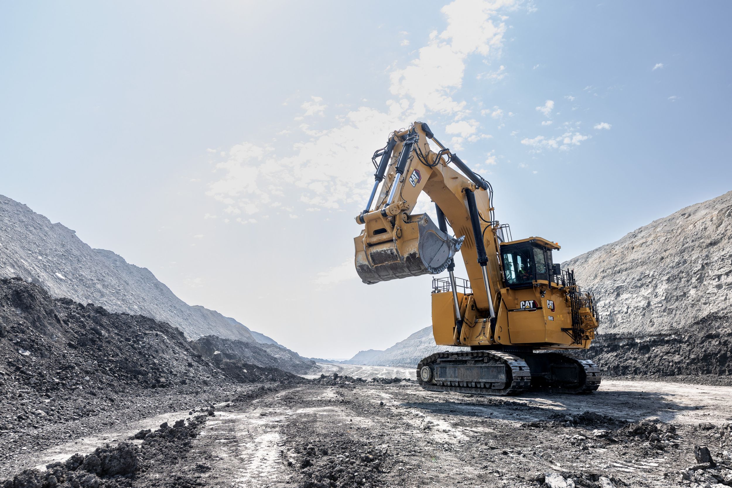 Cat® 6040 next generation hydraulic mining shovel 