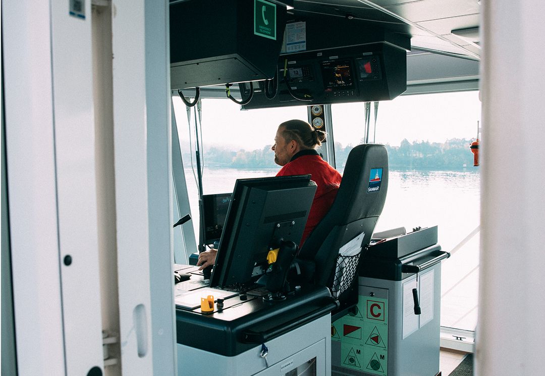 employee operating a vessel