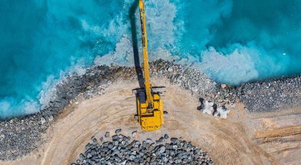 Cat® Magazine 2026: Real work, real people, real progress