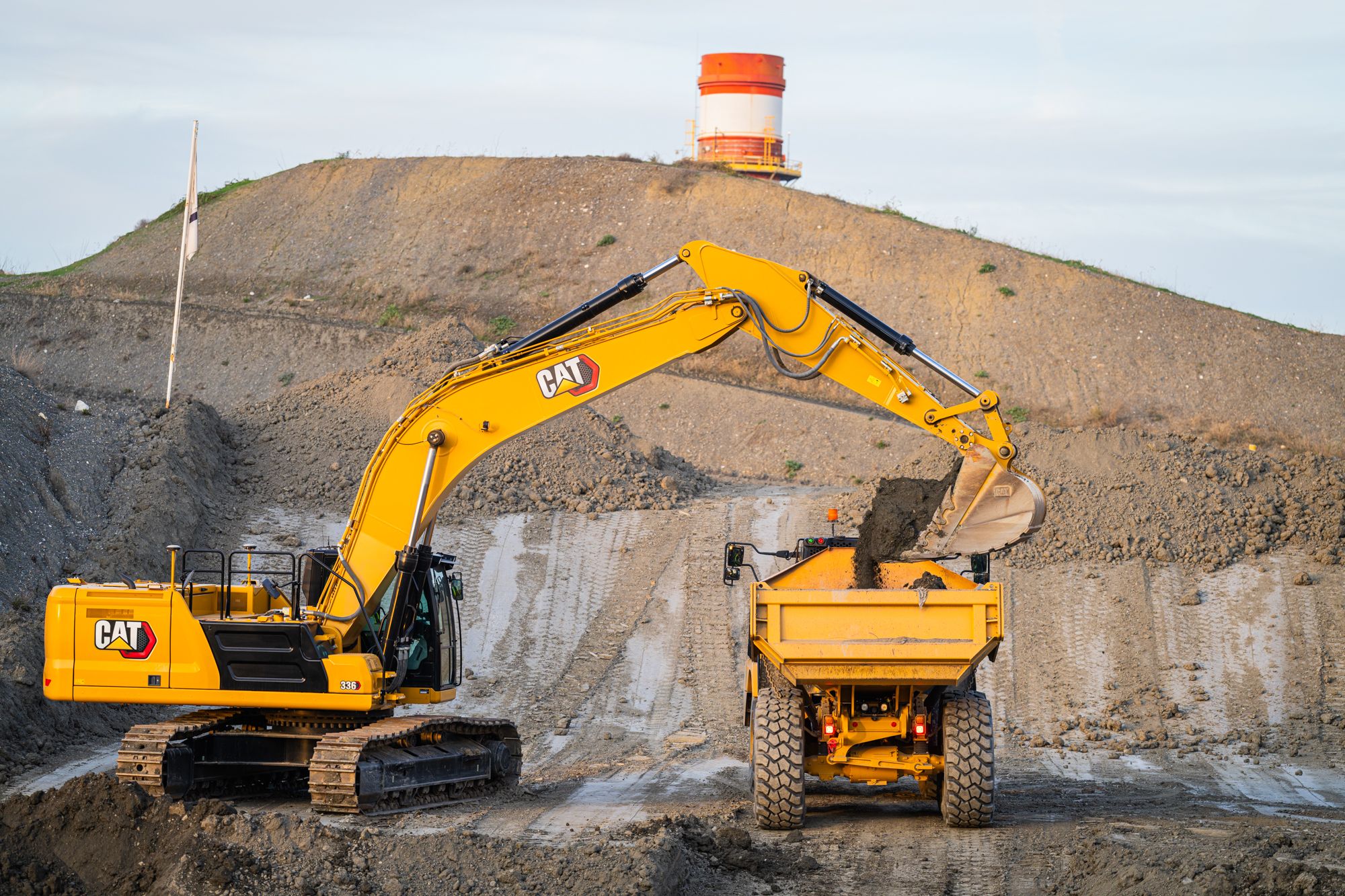 2 machines working together at Cat REVUp event