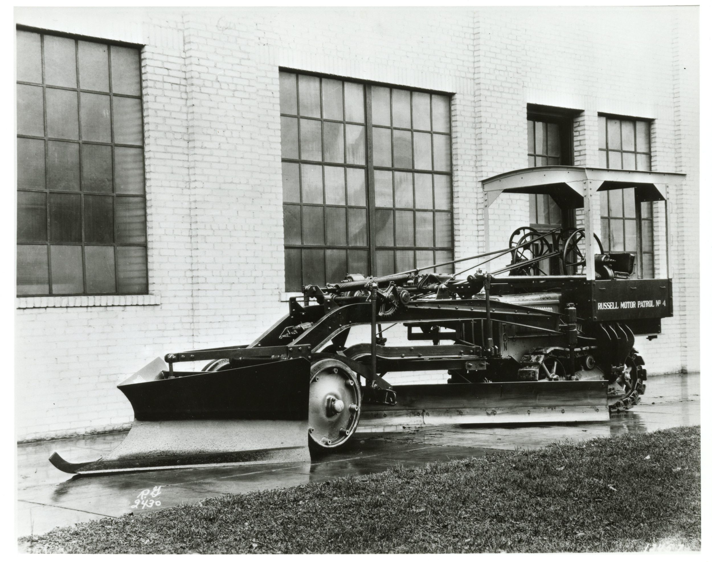 caterpillar motor patrol grader